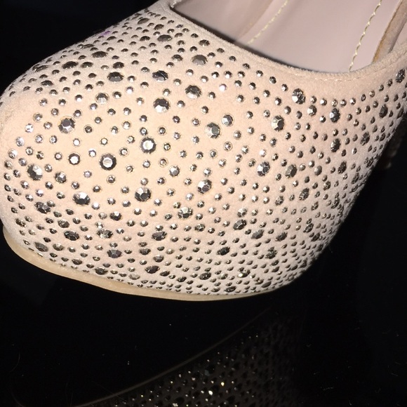 Gold studded high heel pumps - Picture 8 of 8